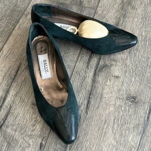 Bally shoes women’s size 7.5 hunter green made in Italy.